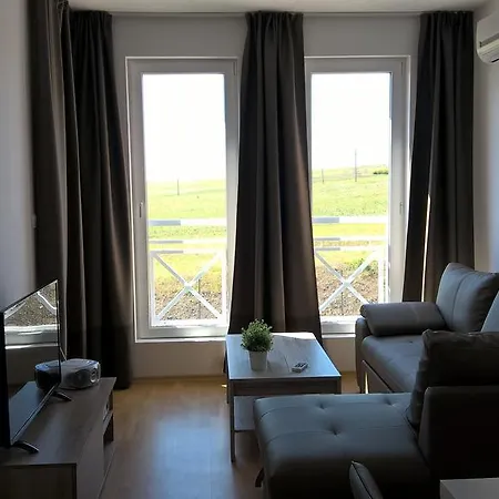Sunny Day 6 Apartment *