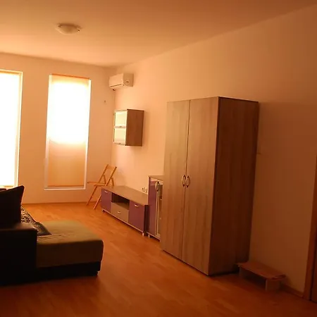 Sunny Day 6 Apartment *